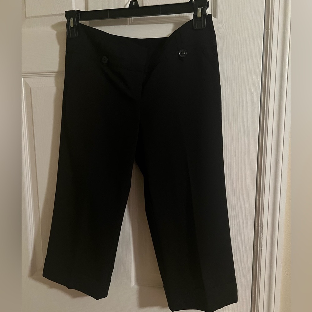 Junior girls capri business pants.